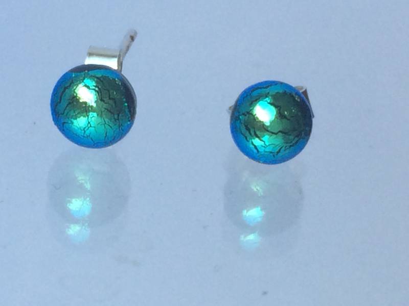Kleeblatt Grün Dichroic Glas Ohrstecker Sterling Silber, Chirurgenstahl, Little Kleeblatt Grün Dichroic Glas Ohrstecker Sterling Silber, Chirurgenstahl, Little von GlassybitsDesign