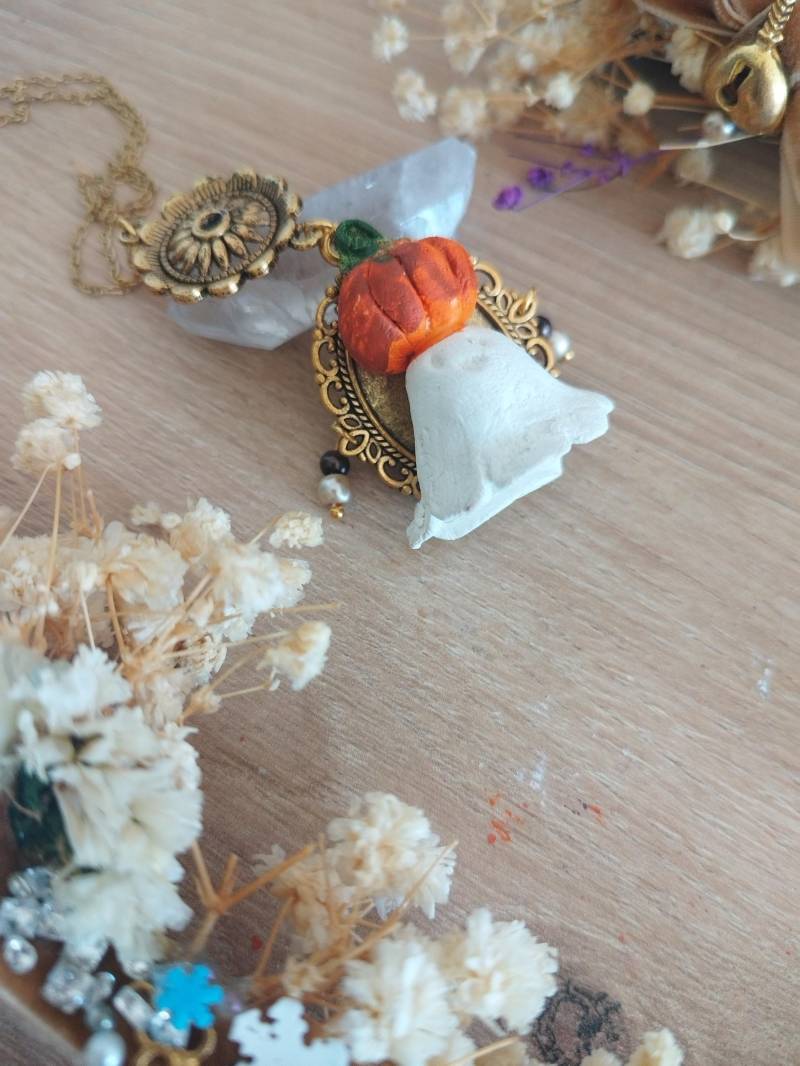 Cottagecore Ghostie Pumpkin Magical Necklace Samhain Autumn Cottagecore Ghostie Pumpkin Magical Necklace Samhain Autumn von GleamTopiaTreasures