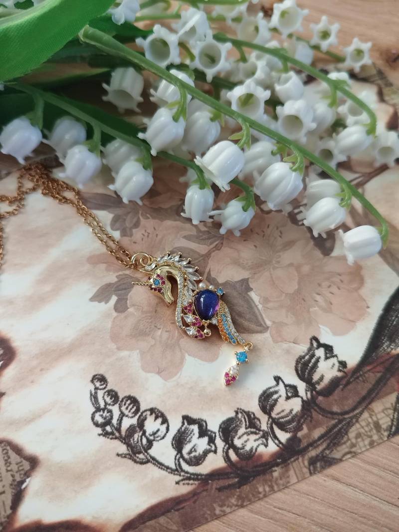 Einhorn Halskette Minimalistisch von GleamTopiaTreasures