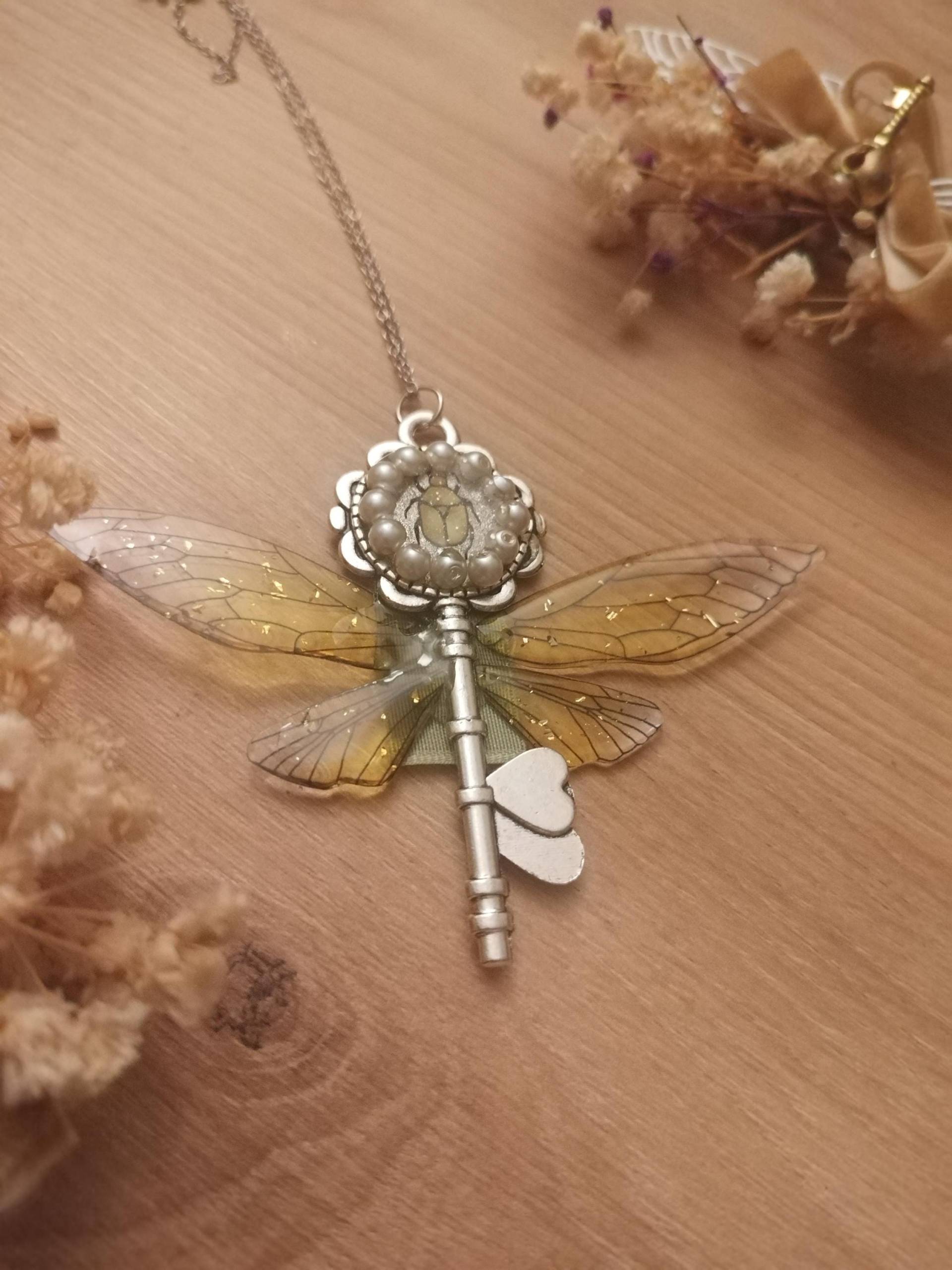 Fairy Key Necklace Whimsical Accessories von GleamTopiaTreasures