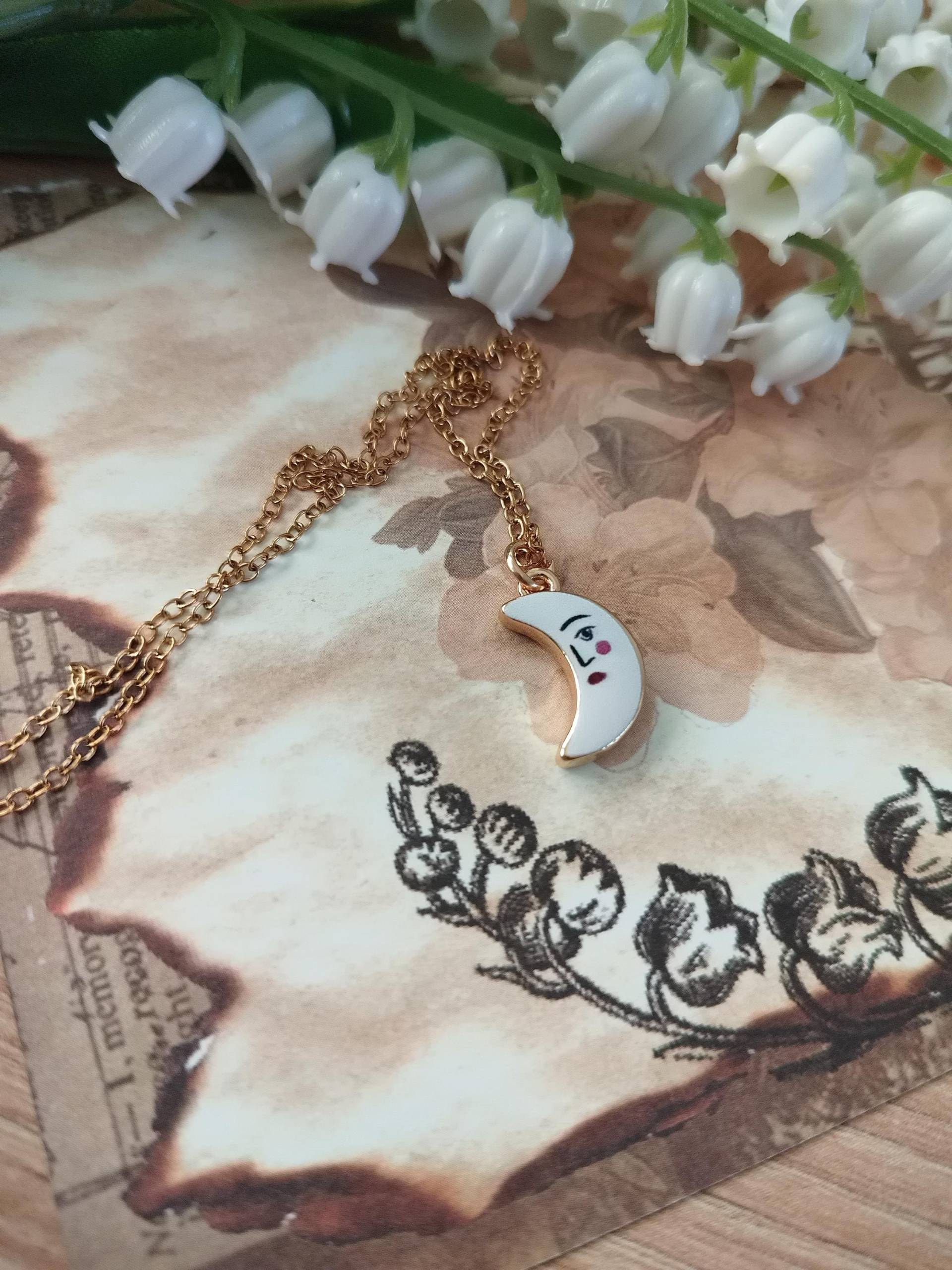 Mond Halskette Minimalistisch von GleamTopiaTreasures