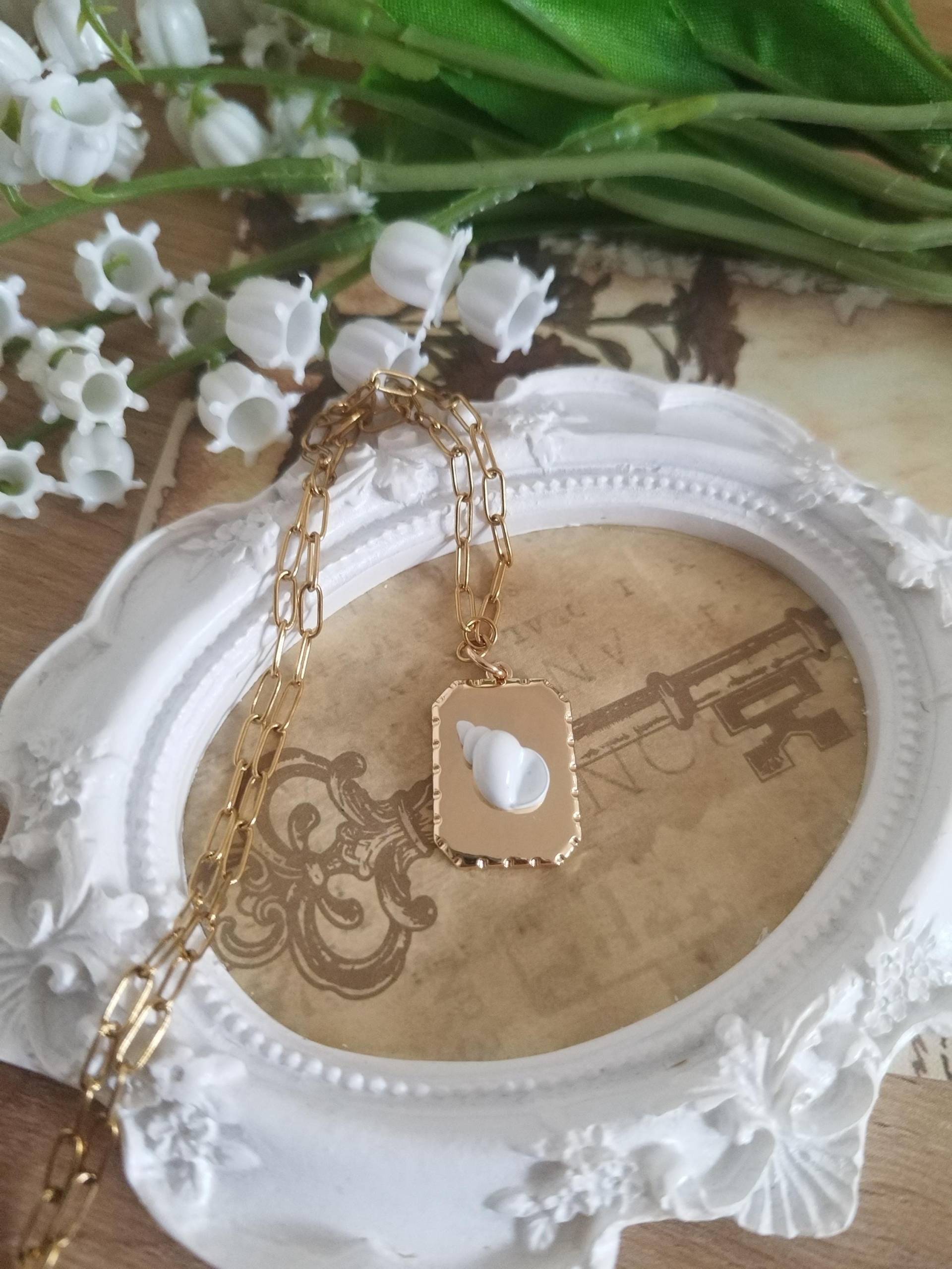 Shell Necklace Whimsical Accessories von GleamTopiaTreasures