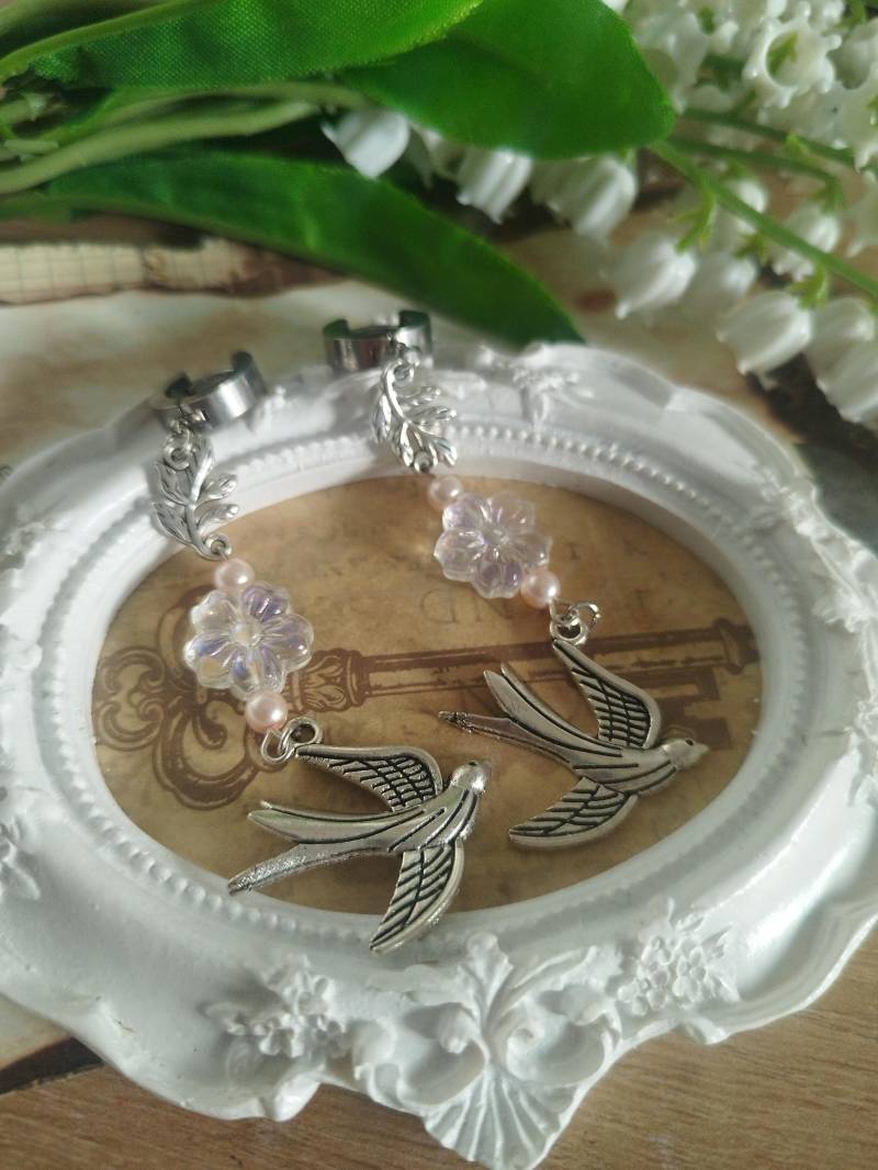 Vintage Light Academia Earrings von GleamTopiaTreasures