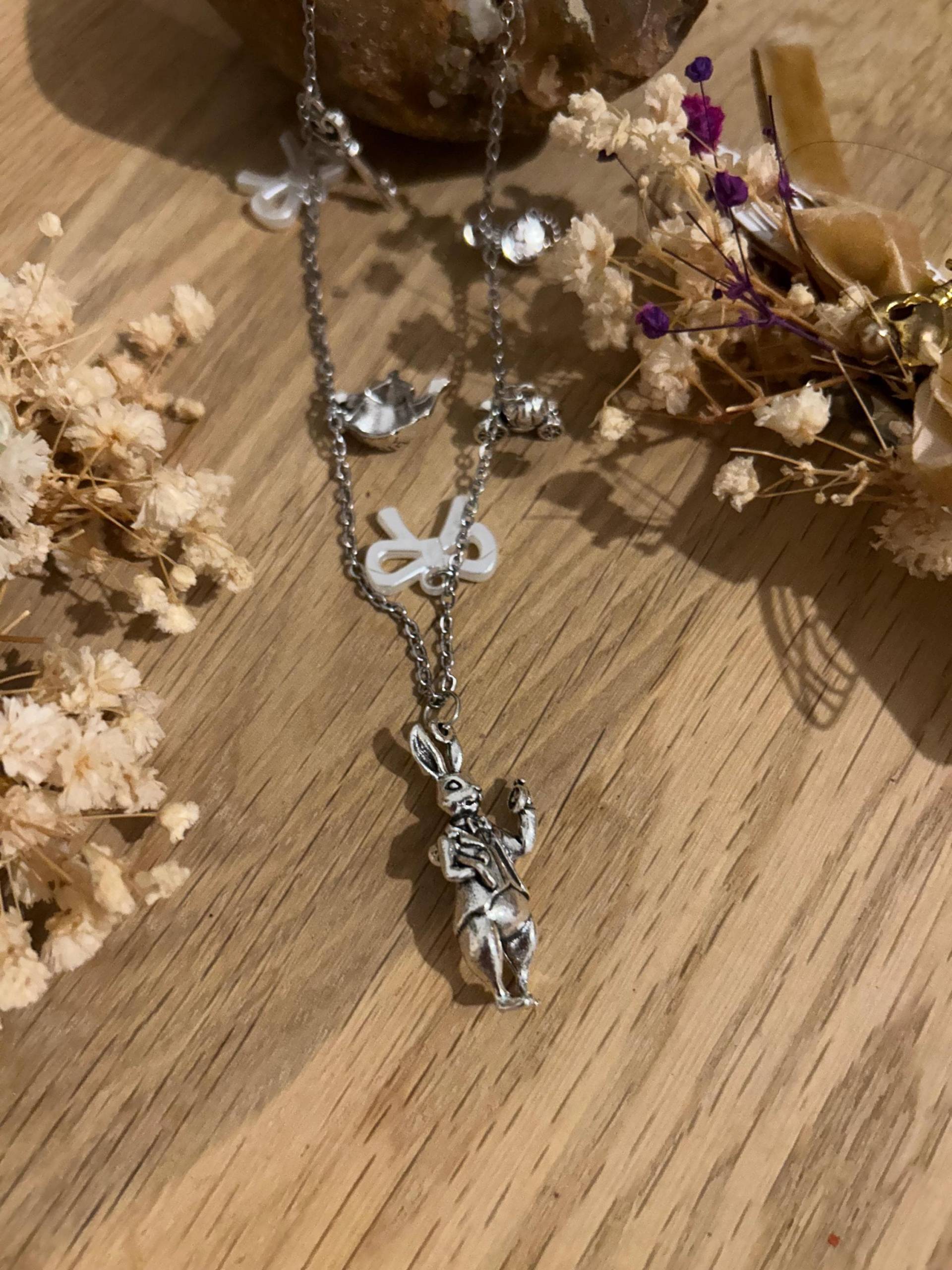 White Rabbit Necklace | "I'm Late' Alice in Wonderland Charm Pendant White Rabbit Necklace | "I'm Late' Alice in Wonderland Charm Pendant von GleamTopiaTreasures