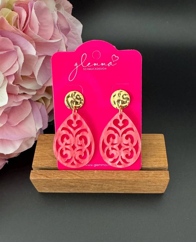 Pinke Resin Ohrringe, Tropfenform, Barock von GlemmaMe