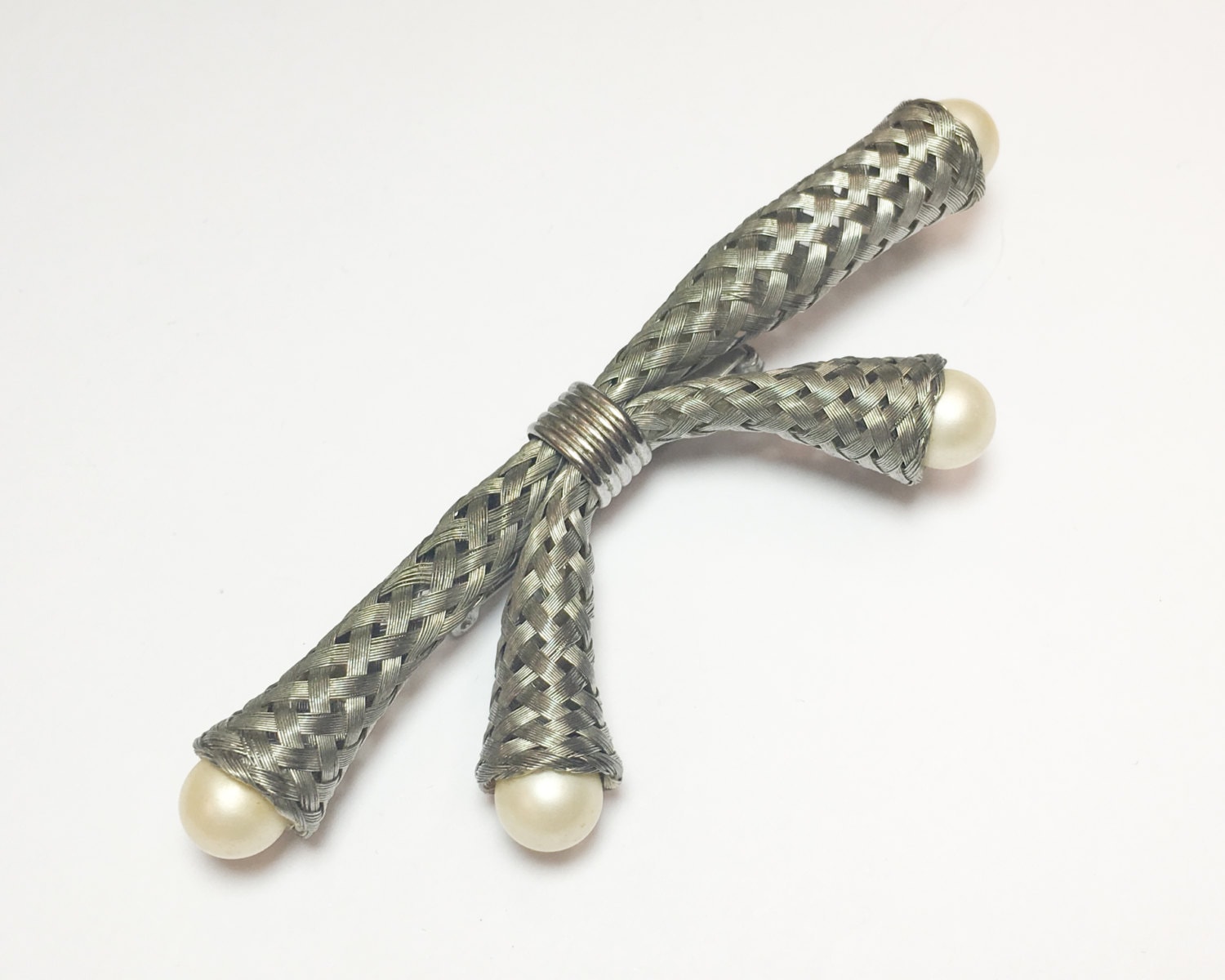 1940Er Jahre Brosche Aus Silberfarbenem Metall | 40S Silberne Maschenschleife Anstecknadel Silber Mesh von GlennasJewels