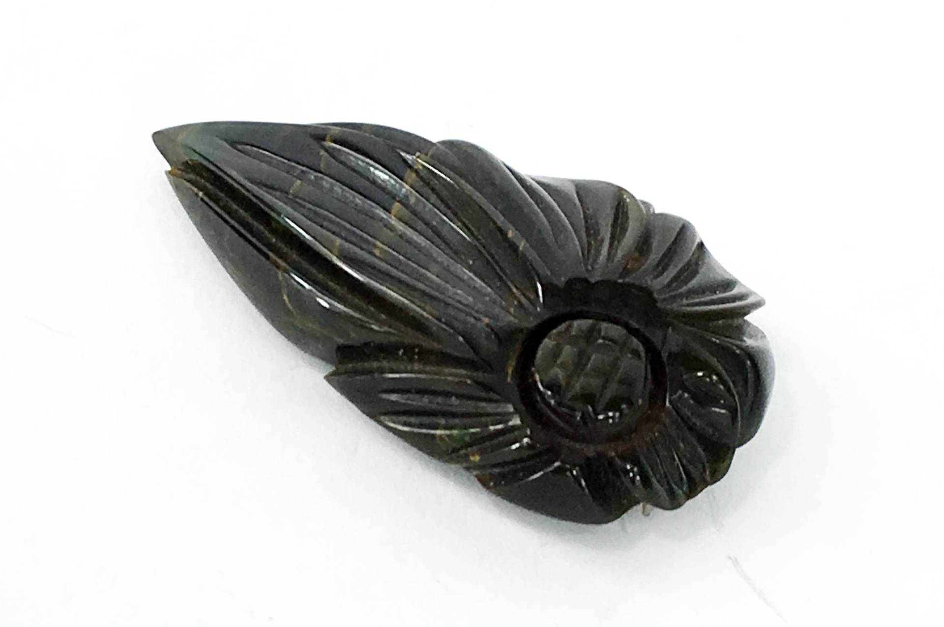 1940Er Jahre Schwarze Kleiderklammer | 40Er Bakelit Clip in Dunkelgrün & Schwarz Geschnitzt von GlennasJewels