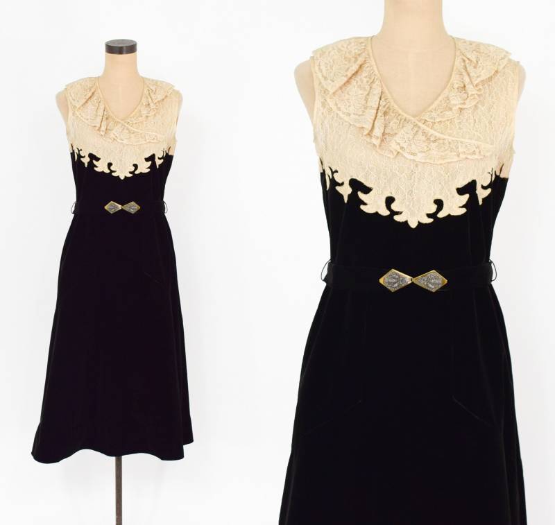 1920Er Jahre Samtkleid | 20Er Kleid Aus Spitze & Schwarzem Samt Ecru Und Schwarzes Mittel von GlennasVintageShop