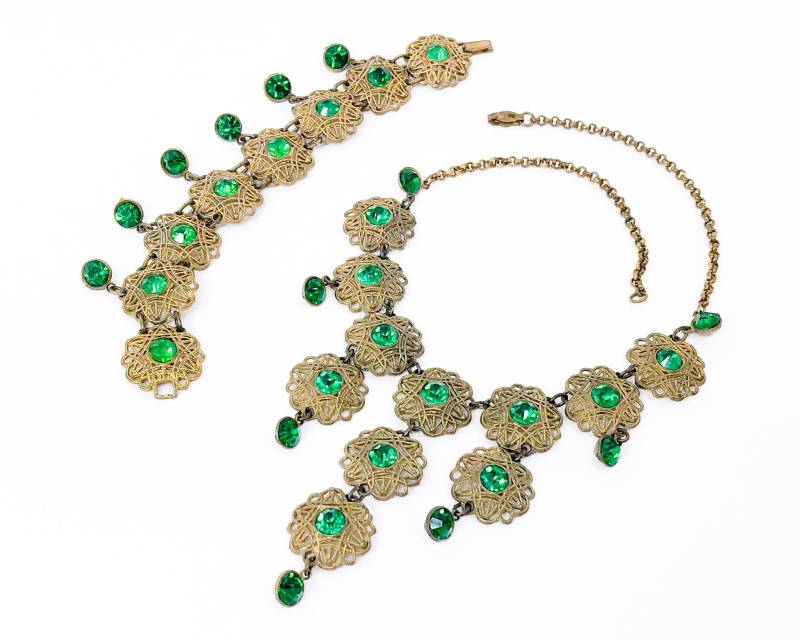 1940Er Jahre Smaragd Grün Strass Filigran Schmuck Set von GlennasVintageShop