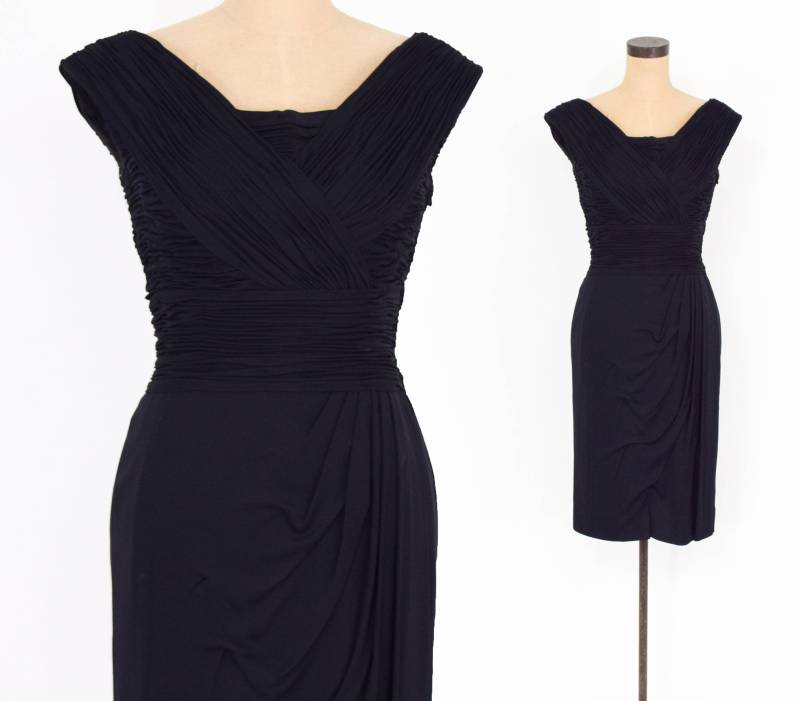 1940Er Jahre Schwarzes Gerafftes Cocktailkleid | 40Er Jersey Abendkleid Wiggle Kleid Schrenders Germany Mittel von GlennasVintageShop