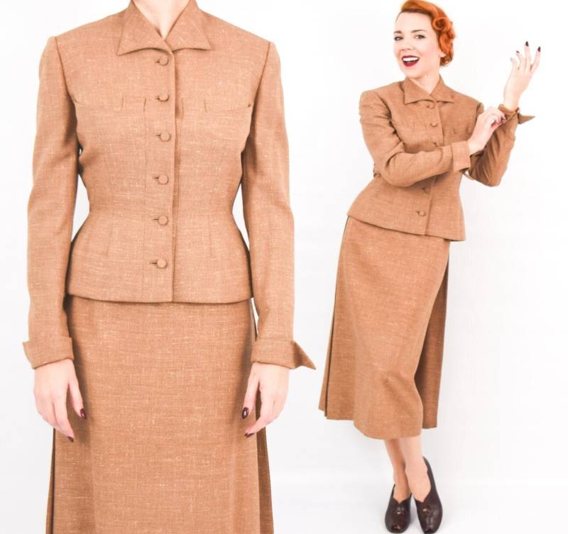 1950Er Jahre Karamel Wollrock Anzug | 50Er Beige Aus Feiner Wolle Brauner Wollanzug Bellciano N.y. Mittel von GlennasVintageShop