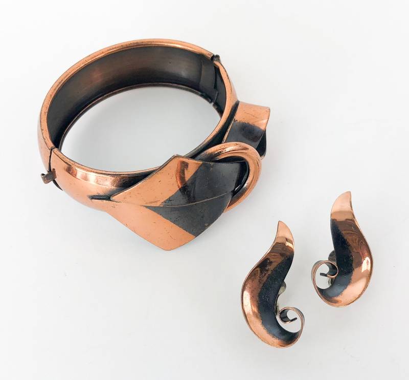 1950Er Jahre Kupfer Armreif Set | 50Er Scharnier Armband & Ohrhänger Rebajes von GlennasVintageShop