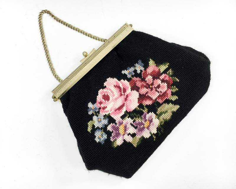 1950Er Jahre Schwarze Nadelspitze Geldbörse | 50Er Florale Handarbeit Handtasche Pink Rose Stickerei Tasche von GlennasVintageShop