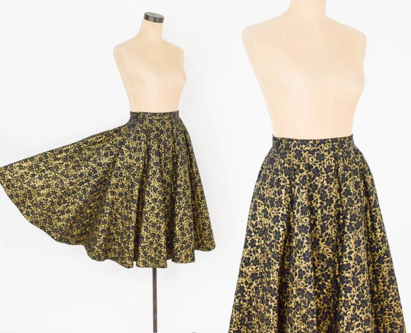 1950Er Jahre Schwarzer Tellerrock Gesteppt | 50Er Rock Schwarz & Metallic Gold Gestepptes Swing Mc Arthur Ltd. X Klein von GlennasVintageShop