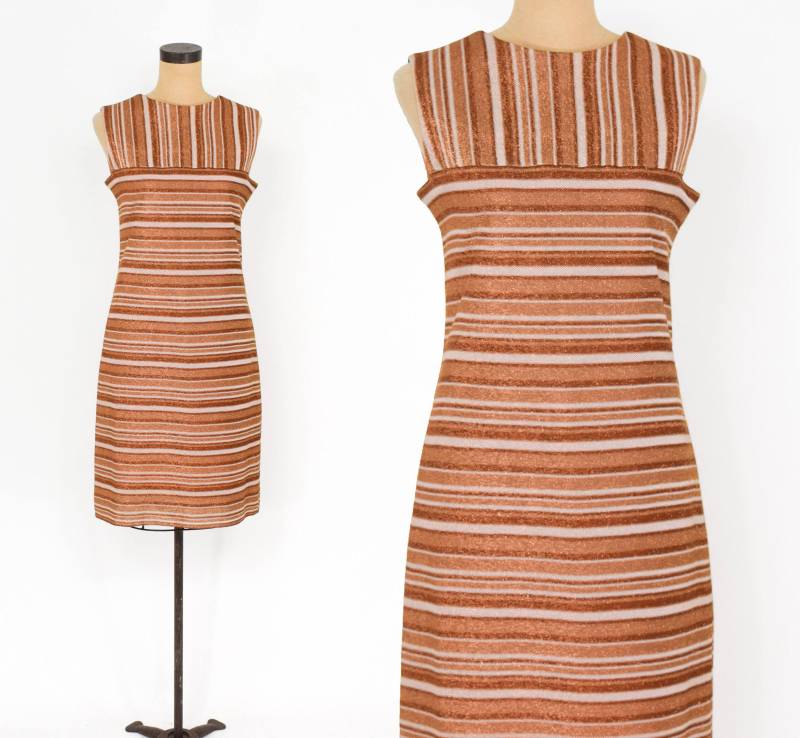 1960Er Jahre Braun Metallic Gestreiftes Kleid | 60Er Shift Kupfer Lamé Mittel von GlennasVintageShop