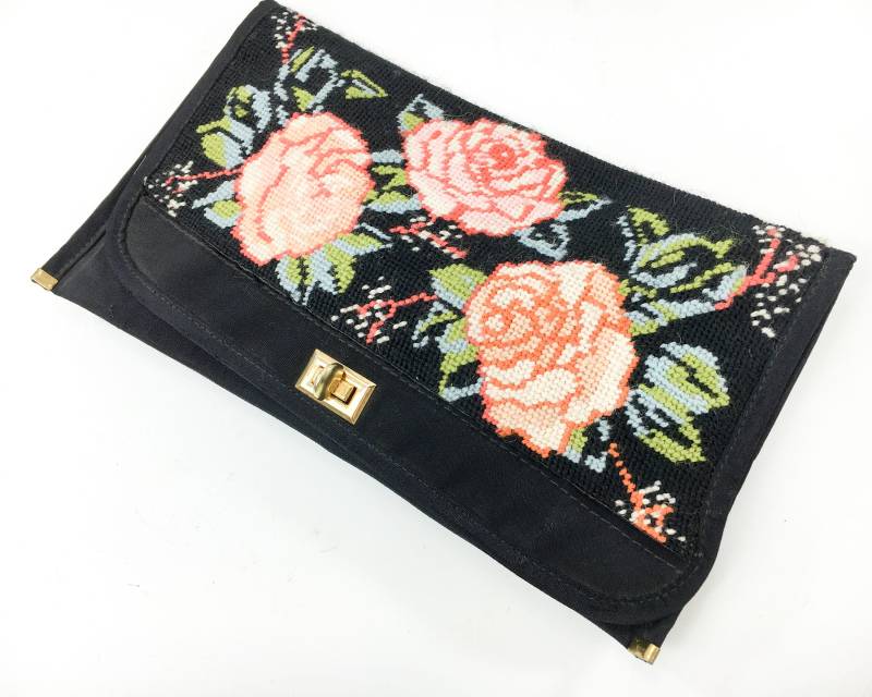 1960Er Jahre Schwarze Nadelspitze Clutch | 60Er Täschchen in Schwarz Und Pink Mit Blumenmuster von GlennasVintageShop