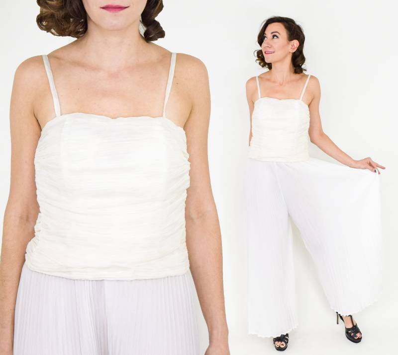 Emporio Armani | 1990Er Jahre Weiß Chiffon Palazzo Hose Set 90Er Plissee Weiße Seide Mit Weitem Bein & Top Mittel von GlennasVintageShop