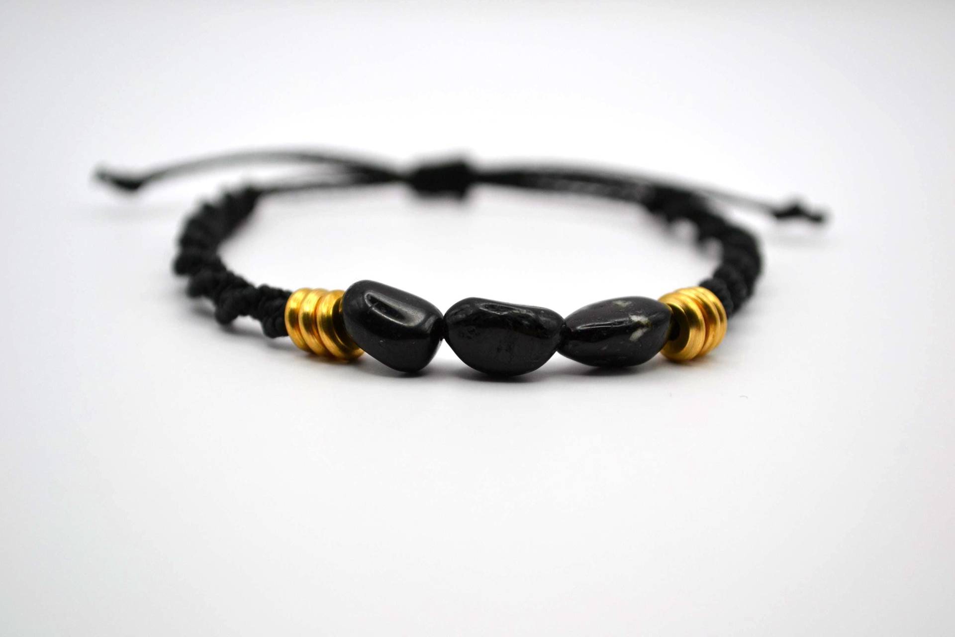 Tourmaluxe - Handgefertigtes Armband Mit Turmalin-Edelsteinen & Goldenen Messingperlen | Eleganter Schmuck Schutzstein Geschenk Für Sie Tourmaluxe - Handgefertigtes Armband Mit Turmalin-Edelsteinen & Goldenen Messingperlen | Eleganter Schmuck Schutzstein Geschenk Für Sie von GlimmerGarde
