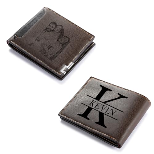 Glimmerday Personalisierte RFID-Blockierung Leder Brieftasche für Männer, Benutzerdefinierte Name Initial Graviert Brieftaschen, Geschenk für Papa, Freund, oder Ehemann (Brown01) von Glimmerday