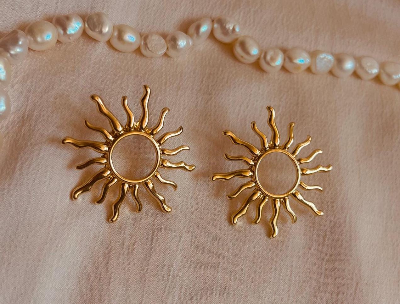 Vintage Sonne Sommer Ohrringe Edel Gold Quadrat Groß Oldmoney Vintage Sonne Sommer Ohrringe Edel Gold Quadrat Groß Oldmoney von GlimmeringGemsDesign