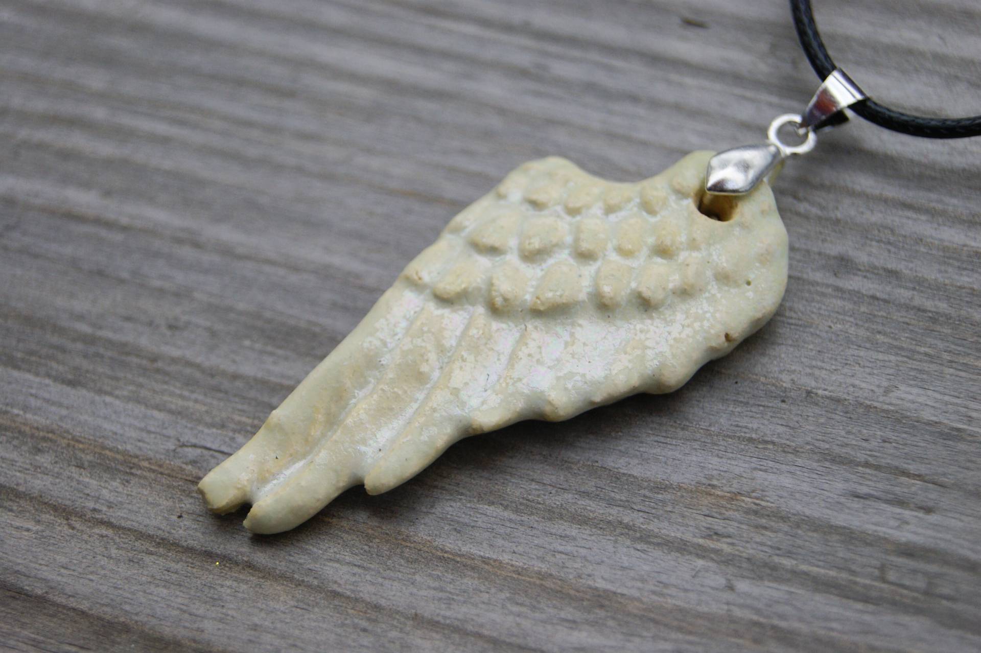 Keramik Anhänger Weißen Engel Flügel, Halskette, Elegante Perl Flügel Freundin Geschenk Idee Perle Weihnachtsgeschenk Keramik Anhänger Weißen Engel Flügel, Halskette, Elegante Perl Flügel Freundin Geschenk Idee Perle Weihnachtsgeschenk von GlinianaKoniczynka