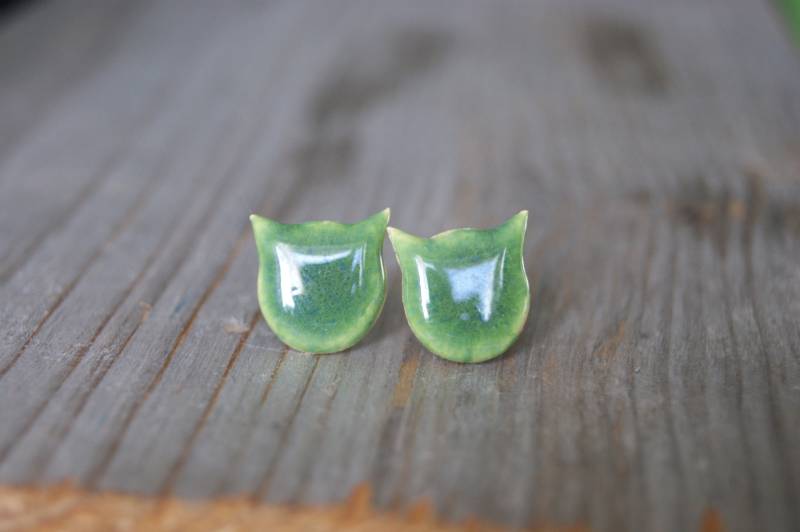 Keramik Grüne Katzenkopf Ohrstecker, Ohrringe, Katzen Grüne Ohrringe Keramik Grüne Katzenkopf Ohrstecker, Ohrringe, Katzen Grüne Ohrringe von GlinianaKoniczynka