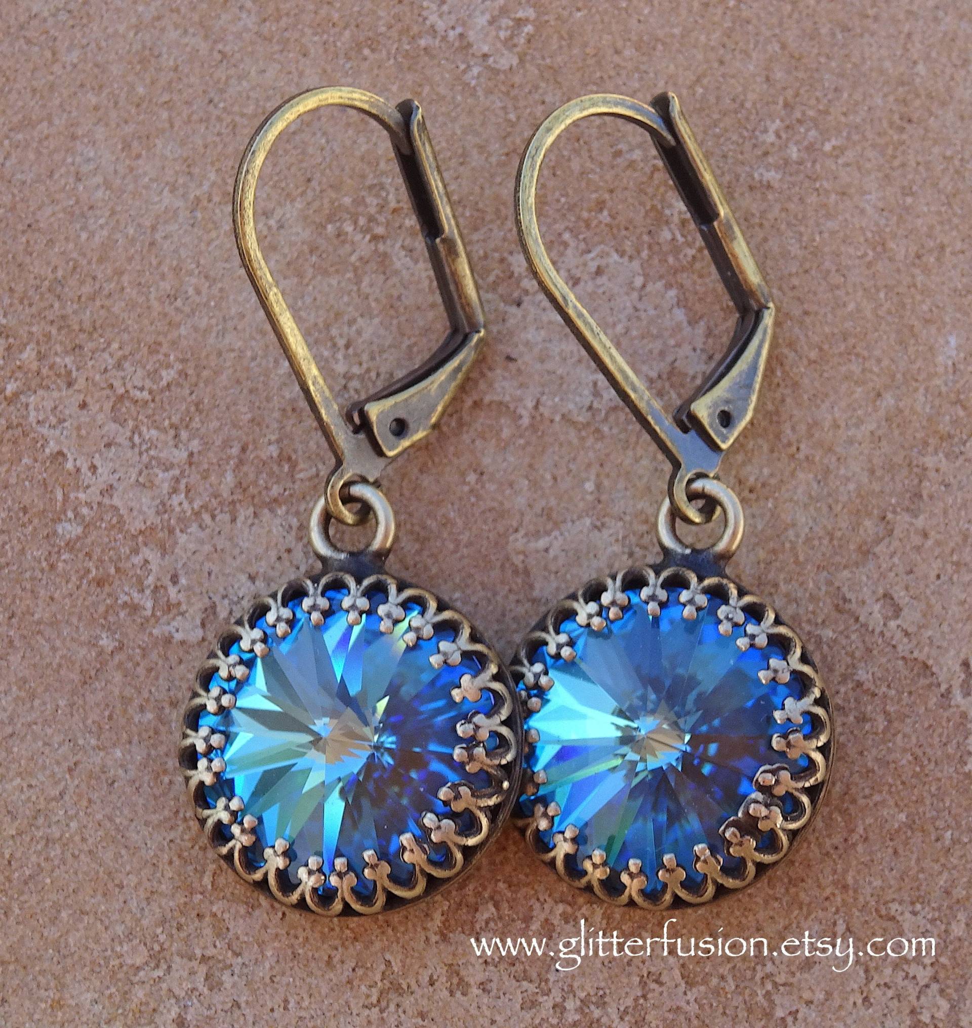 Army Green Delite Swarovski Kristall Brautjungfer Ohrringe, Vintage Inspirierte Abiball Glam Blau-Grün Statement Ohrringe Army Green Delite Swarovski Kristall Brautjungfer Ohrringe, Vintage Inspirierte Abiball Glam Blau-Grün Statement Ohrringe von GlitterFusion