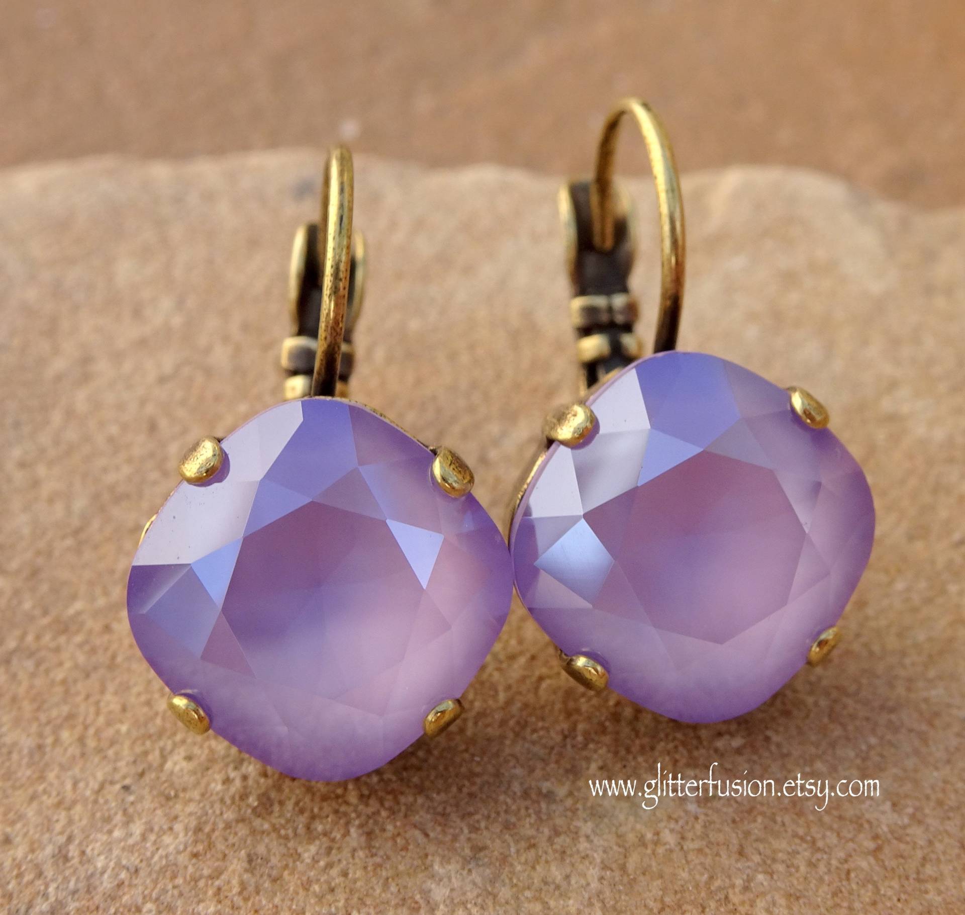 Lila Swarovski Kristall Brisuren Ohrringe, Cushion Cut Light Brautjungfer Große Lavendel Ohrringe Lila Swarovski Kristall Brisuren Ohrringe, Cushion Cut Light Brautjungfer Große Lavendel Ohrringe von GlitterFusion