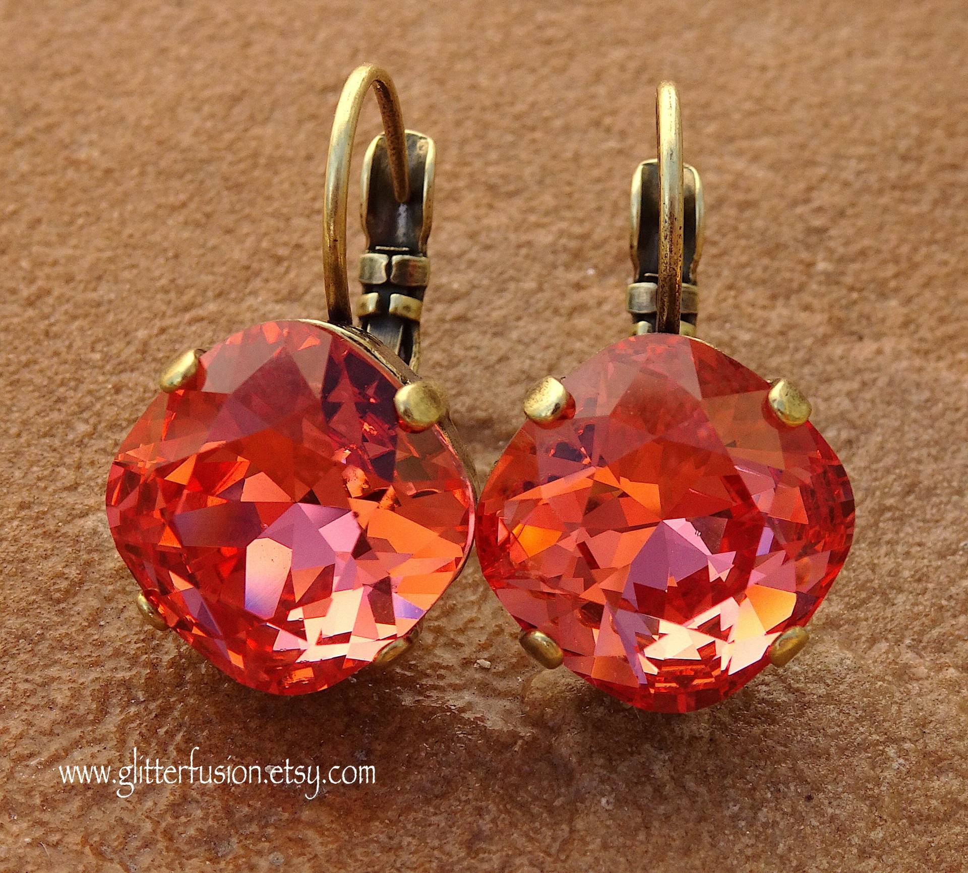 Padparadscha Swarovski Kristall Kissenschliff Statement Ohrringe, Coral Crystal Brautjungfer Elegante Sommer Ohrringe Padparadscha Swarovski Kristall Kissenschliff Statement Ohrringe, Coral Crystal Brautjungfer Elegante Sommer Ohrringe von GlitterFusion