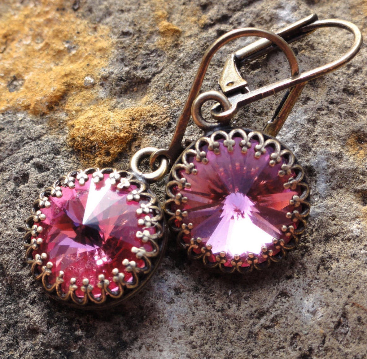 Rosa Swarovski Kristall Kronen Ohrringe, Brautjungfer Rosen Ohrringe Rosa Swarovski Kristall Kronen Ohrringe, Brautjungfer Rosen Ohrringe von GlitterFusion