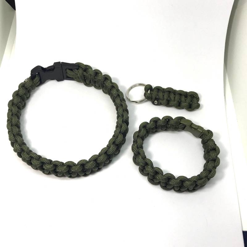 Handgefertigtes Paracord Hundehalsband, Passendes Armband & Schlüsselanhänger Im Set Handgefertigtes Paracord Hundehalsband, Passendes Armband & Schlüsselanhänger Im Set von GlitterHound