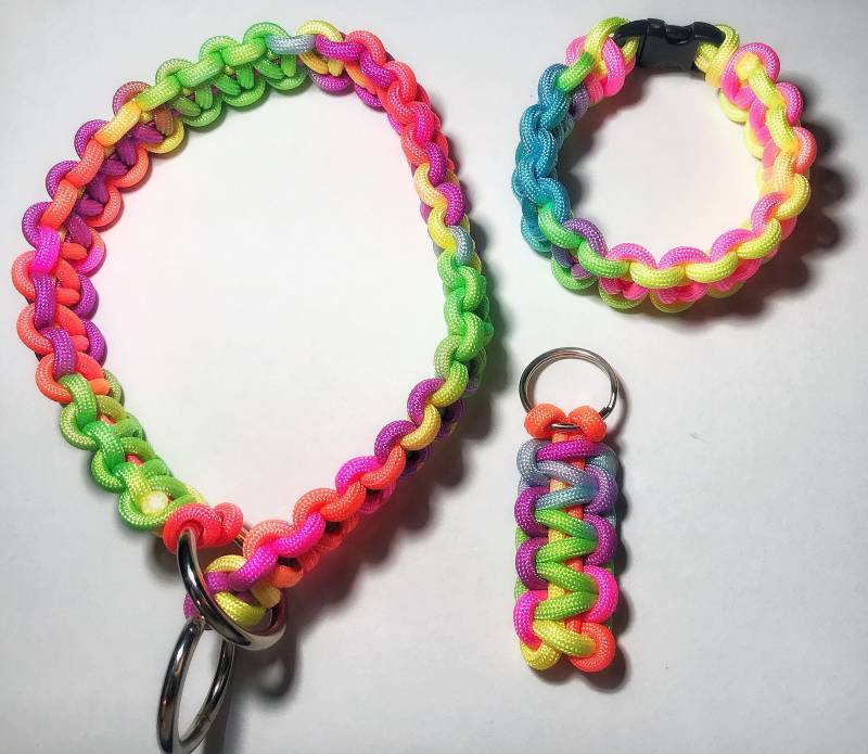 Handgefertigtes Paracord Hundehalsband, Passendes Armband & Schlüsselanhänger Im Set Handgefertigtes Paracord Hundehalsband, Passendes Armband & Schlüsselanhänger Im Set von GlitterHound
