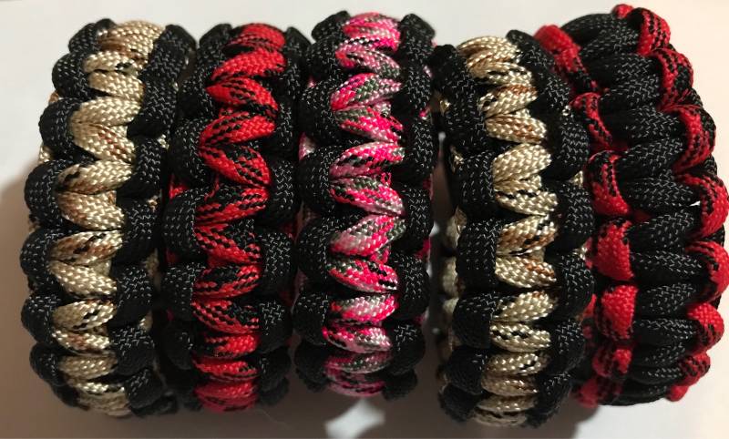Handgemachtes Camo Paracord Survival Armband Gewebtes Seil Design Handgemachtes Camo Paracord Survival Armband Gewebtes Seil Design von GlitterHound