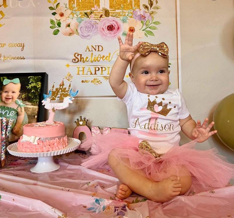 Baby-Mädchen-Rosa-Prinzessin 1. Geburtstag Personalisierte Outfit Mädchen-Rosa Und Gold Body Prinzessin 1 von GlitterMeCute
