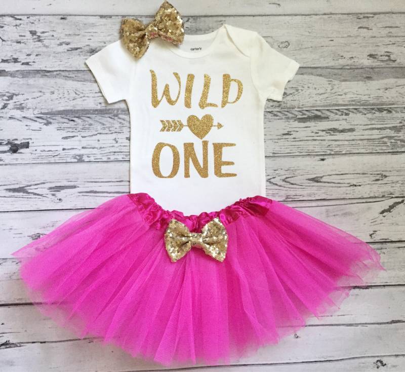 Rosa Und Gold 1. Geburtstag Outfit Hot Pink Wild One Body Baby Mädchen Fuchsia Tütü Sparkle Trendy von GlitterMeCute