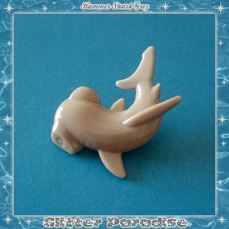 Schwarzer Hai - Brosche Hammerhai Grauhai Blauhai Ocean Lover Fakelite Neuheit Glitter Paradise® von GlitterParadise