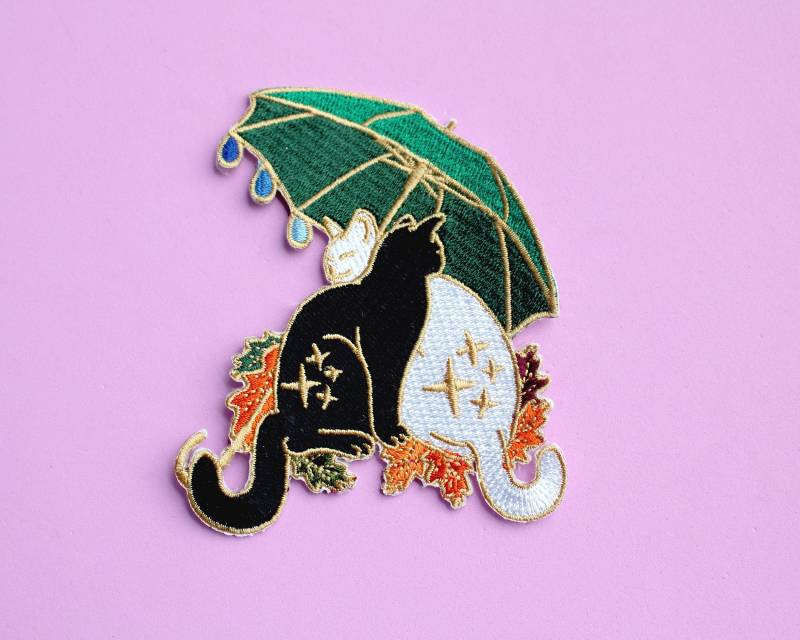 Regenschirm Katze Aufnäher Herbst Patch Katzen Umarmungen Saisonal Schwarz Und Weiße von GlitterPunkJewellery