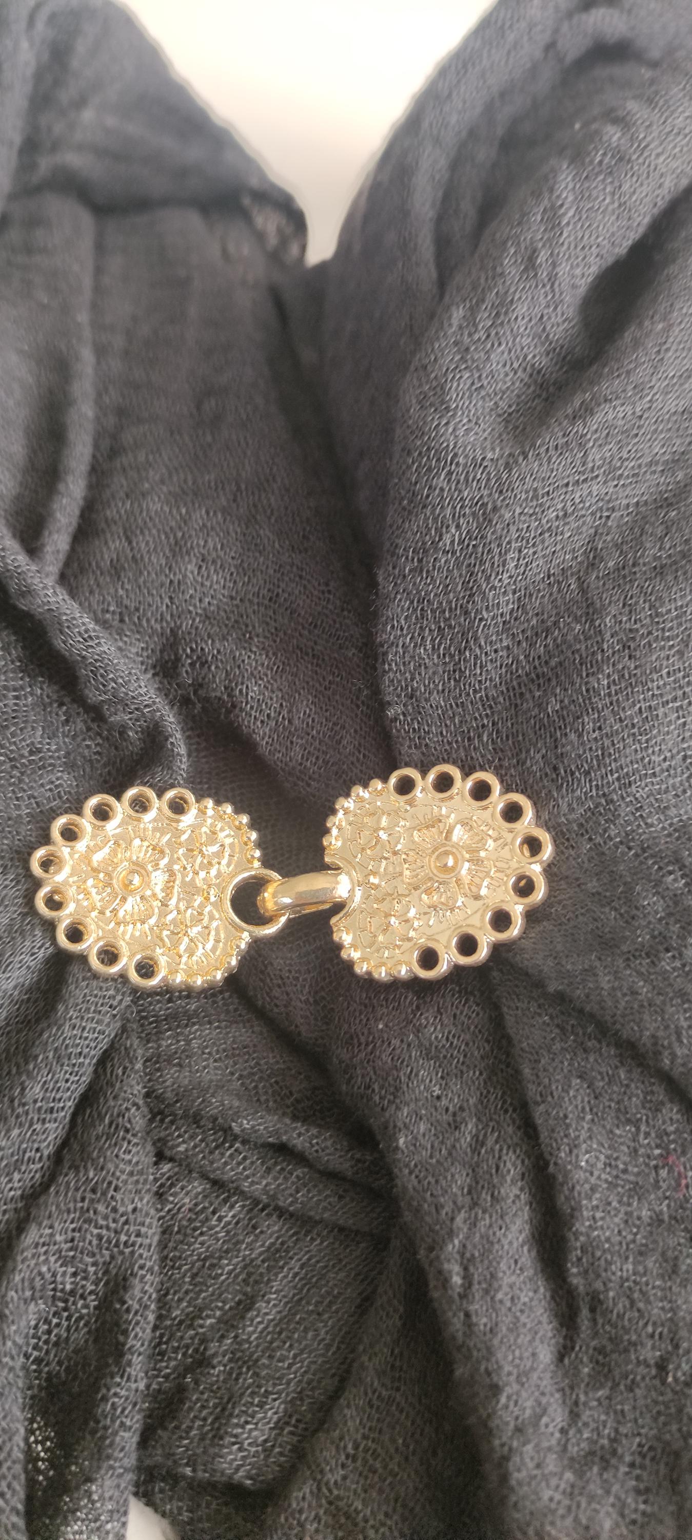 Kleine Jackenspange Mit Klammern, Trennbar, Kann Ausgehakt Werden. Guter Halt, Hinterlässßt Keine Löcher. Dein Helfer Im Alltag Kleine Jackenspange Mit Klammern, Trennbar, Kann Ausgehakt Werden. Guter Halt, Hinterlässßt Keine Löcher. Dein Helfer Im Alltag von GlitzerUndMehr
