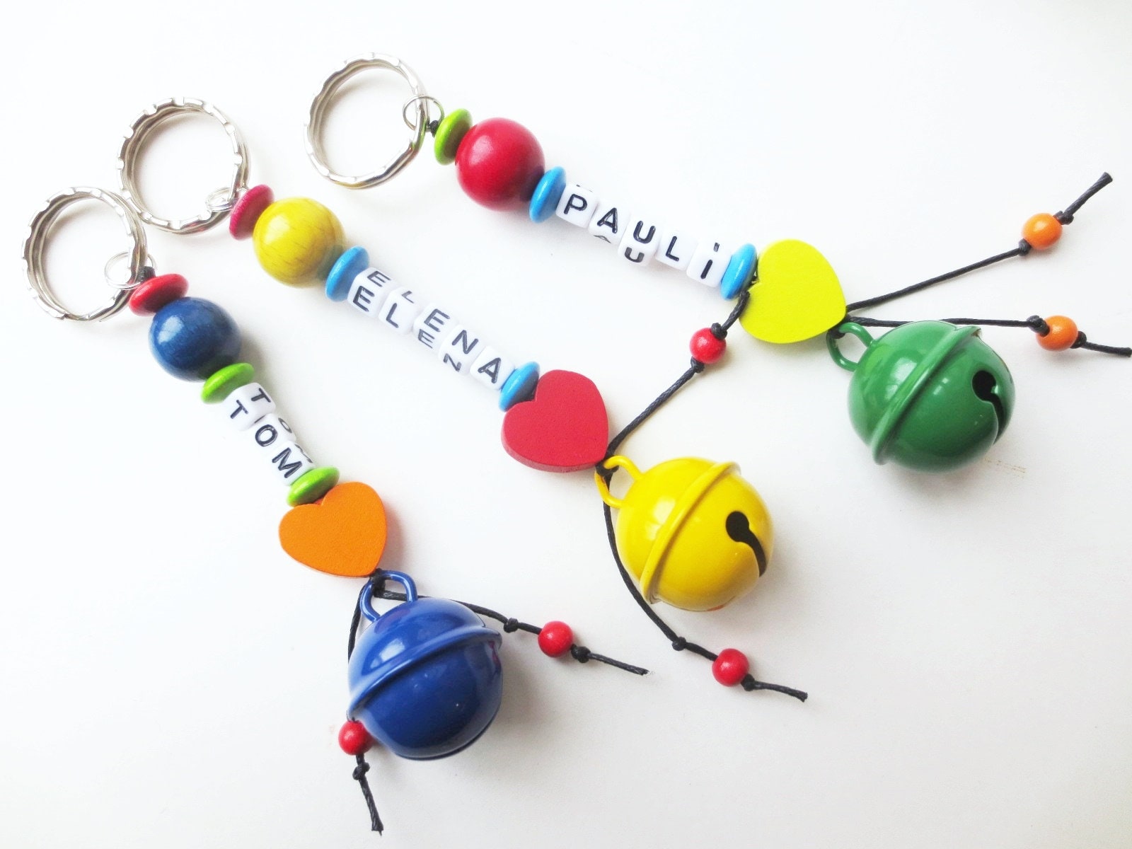 Ein Stück Schlüsselanhänger, Taschenanhänger, Großes, Lautes Glöckchen, Glücksbringer, Herz, Holzperlen, Wunschname, Personalisierbar von GlitzerfeinDE