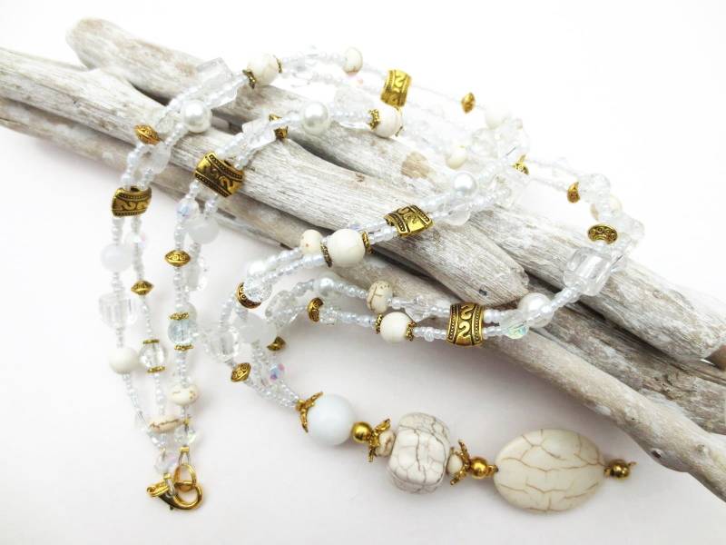 Lange Kette, Y-Kette, Weiß, Creme, Gold, Howlith, Glasperlen, Unikat, 49 cm von GlitzerfeinDE