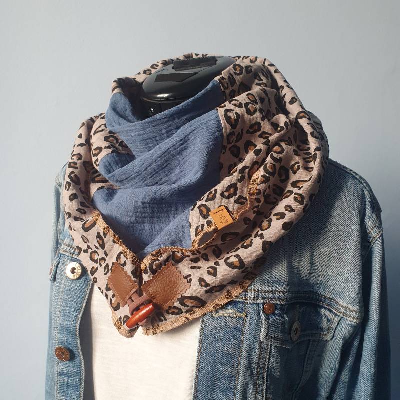 Dreieckstuch Leomuster Musselin Tuch Damen Wickelschal Baumwolle, 2 in 1 Designerstück Handmade Stola Geschenkidee Für Frau von Glitzernadel