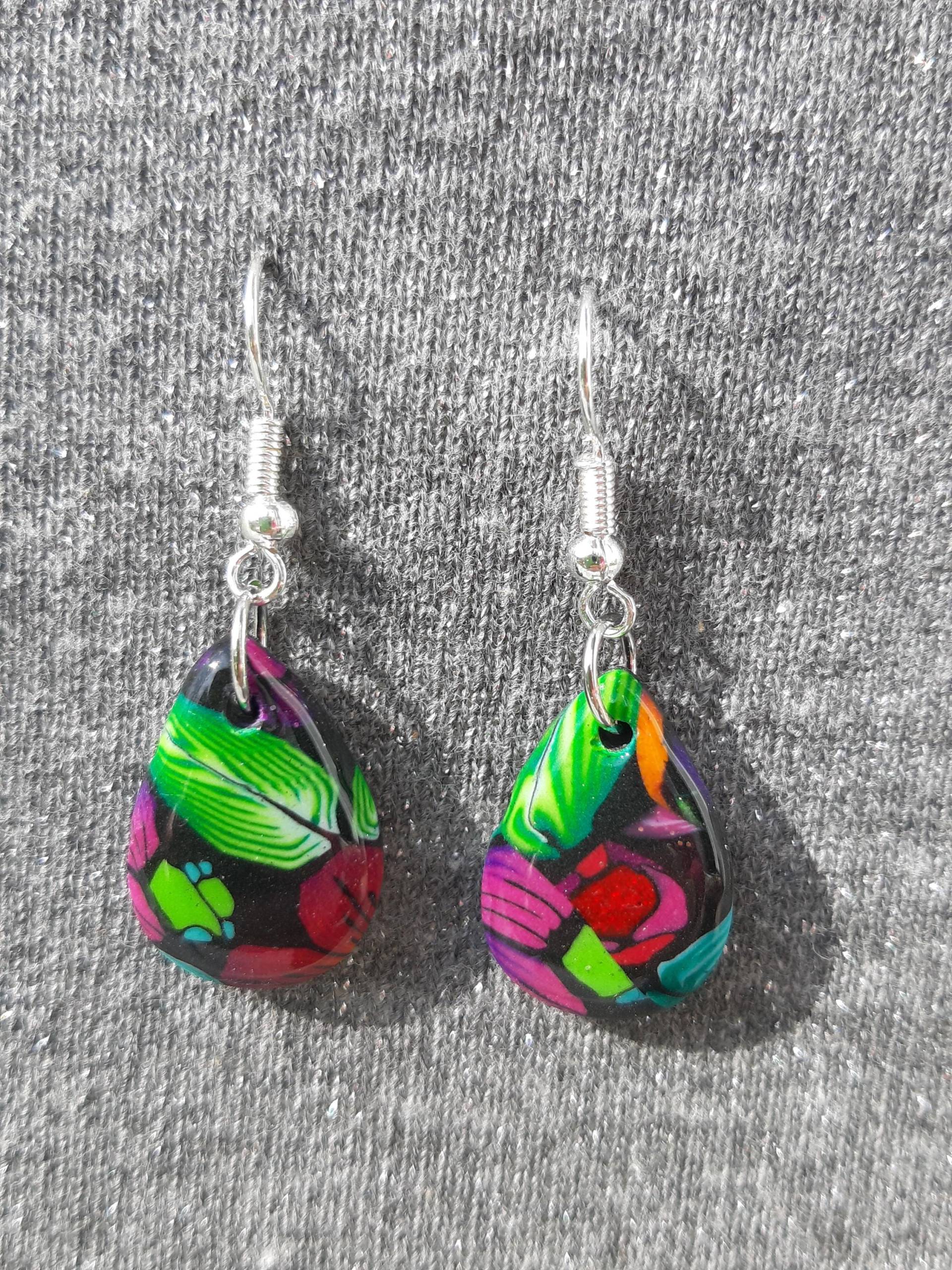 Hängeohrringe Aus Fimo, Ohrhänger, Ohrringe Mit Blümchenmuster Polymer Clay Glitzer Blumen Muster Hängeohrringe Aus Fimo, Ohrhänger, Ohrringe Mit Blümchenmuster Polymer Clay Glitzer Blumen Muster von Glitzerwerk35