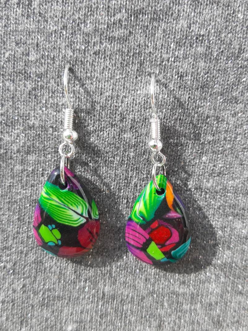 Hängeohrringe Aus Fimo, Ohrhänger, Ohrringe Mit Blümchenmuster Polymer Clay Glitzer Blumen Muster Hängeohrringe Aus Fimo, Ohrhänger, Ohrringe Mit Blümchenmuster Polymer Clay Glitzer Blumen Muster von Glitzerwerk35