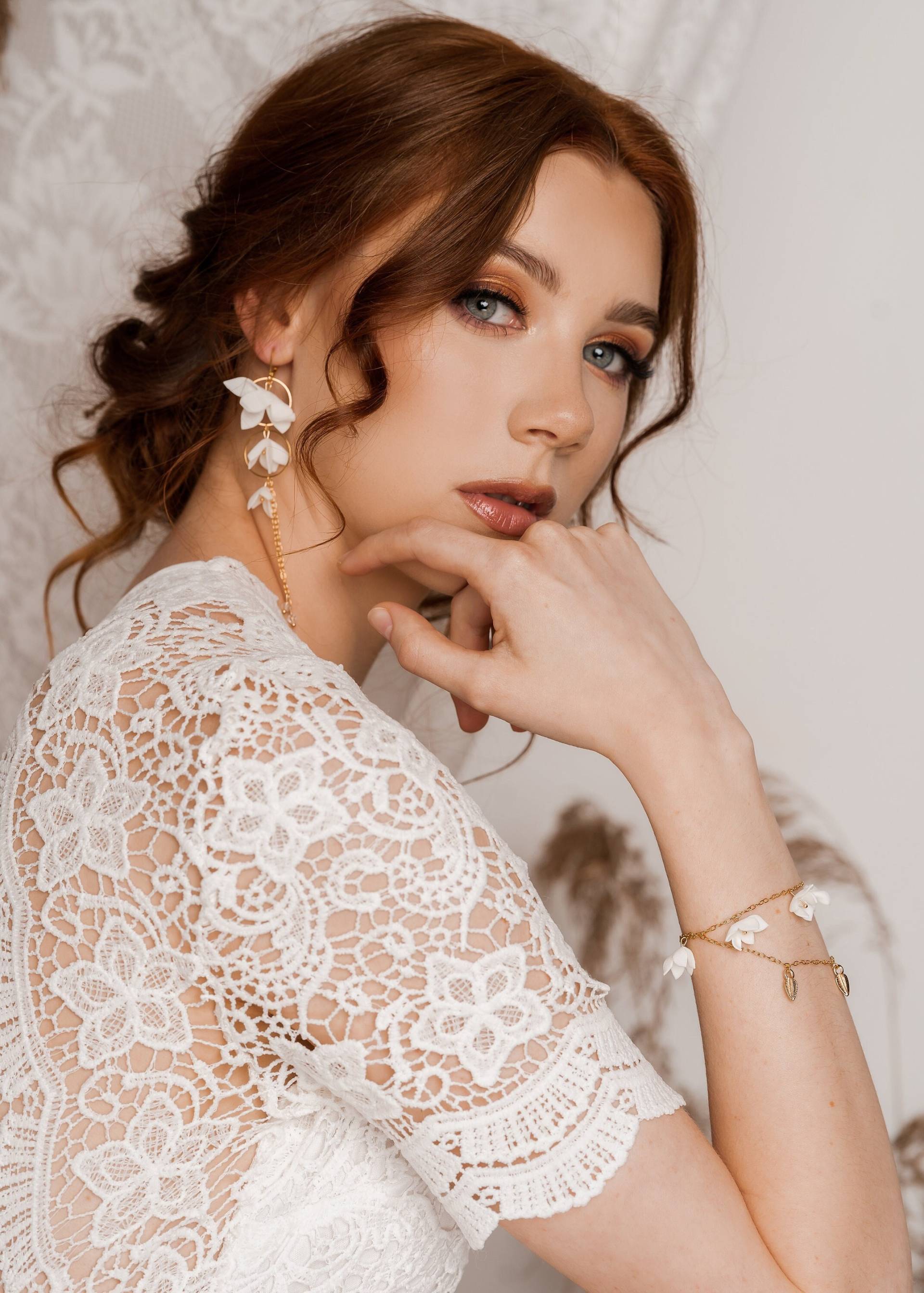 Blumige Zarte Ohrringe Für Die Braut, Zum Hochzeitskleid Blumige Zarte Ohrringe Für Die Braut, Zum Hochzeitskleid von GloartJewelry