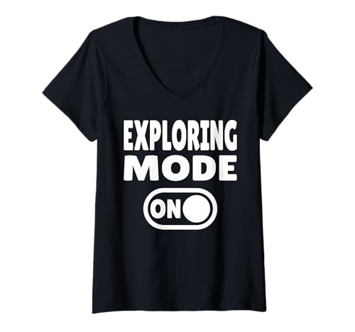 Damen Exploring Mode ON - Abenteuer & Entdecker T-Shirt mit V-Ausschnitt Damen Exploring Mode ON - Abenteuer & Entdecker T-Shirt mit V-Ausschnitt von Global Adventure Explorers Gear
