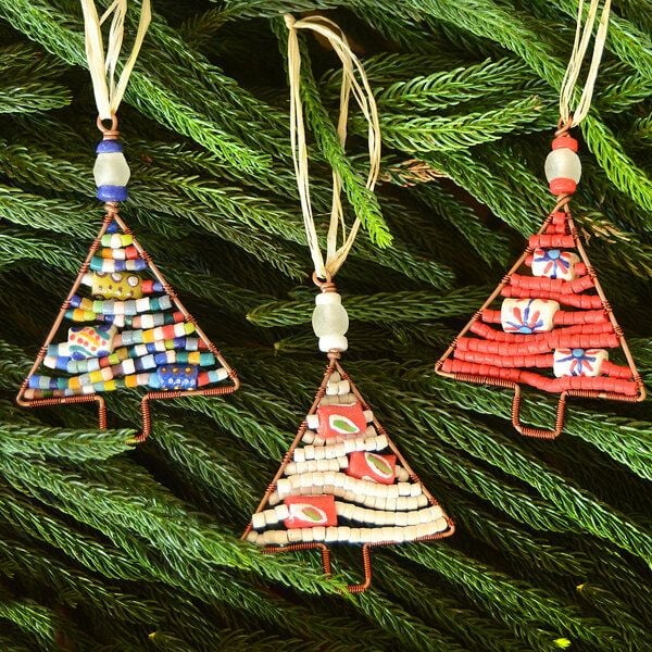 Global Mamas Upcycling Christbaumschmuck  - Weihnachtsbaum -  S/L - Rainbow/Weiß/Rot - Weihnachten - Geschenkdeko - Weihnachtsdeko von Global Mamas