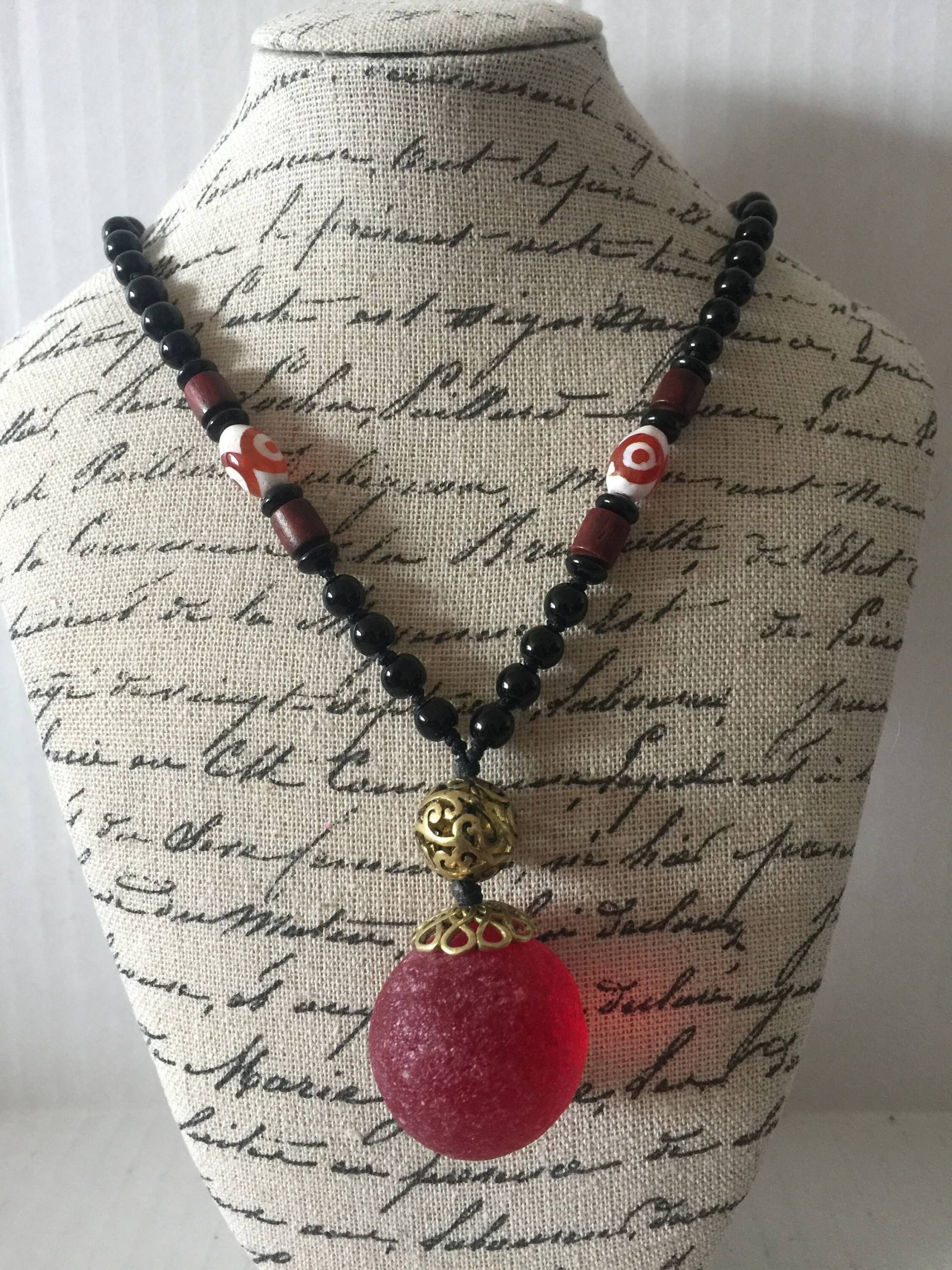 Handgemachte Seltene Natürliche Edelstein Halskette, Edelstein-Anhänger Handgemachte Seltene Natürliche Edelstein Halskette, Edelstein-Anhänger von GlobalArtVintage