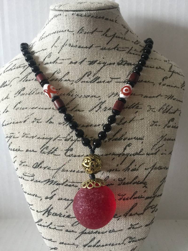 Handgemachte Seltene Natürliche Edelstein Halskette, Edelstein-Anhänger Handgemachte Seltene Natürliche Edelstein Halskette, Edelstein-Anhänger von GlobalArtVintage