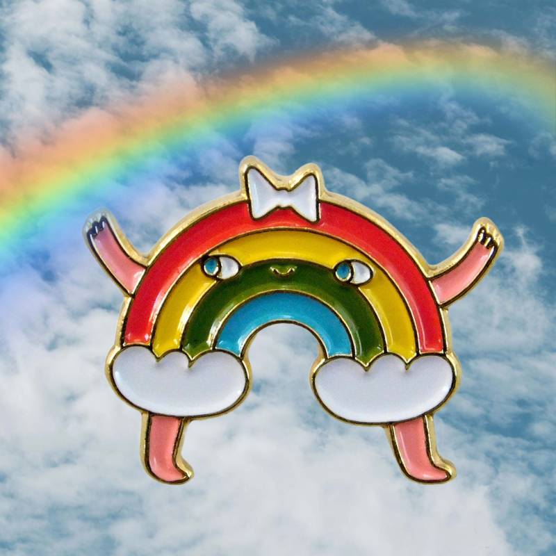 Regenbogen Pin - Ein-Zoll-Emaille-Regenbogen Mit Smiley-Gesicht von GlobalBackyard
