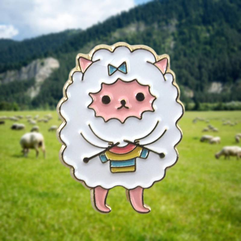 stricken Kitty Emaille Pin Regenbogen Pullover Anstecknadel von GlobalBackyard